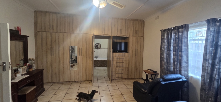 4 Bedroom Property for Sale in Rhodesdene Northern Cape